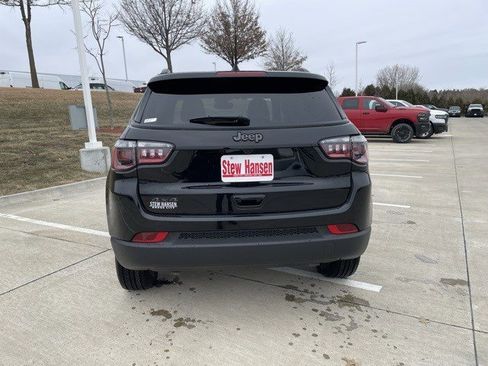 New 2026 Jeep Compass Latitude image 5