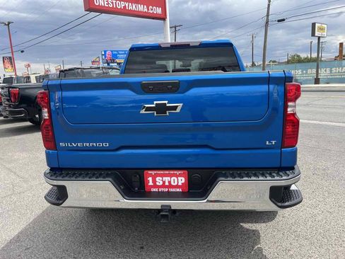 Used 2022 Chevrolet Silverado 1500 LT AWD/4WD image 6