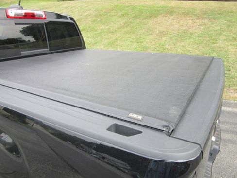 Used 2021 GMC Canyon Denali image 11