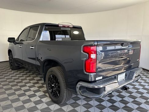 Used 2022 Chevrolet Silverado 1500 LTZ w/ LTZ Premium Package AWD/4WD image 6