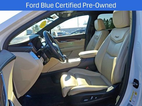 Used 2017 Cadillac XT5 Luxury w/ Driver Awareness Package image 15