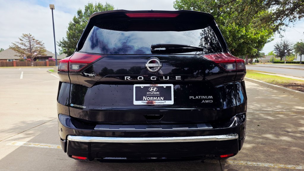 Used 2024 Nissan Rogue Platinum AWD/4WD image 15