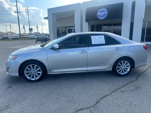 Used 2013 Toyota Camry XLE w/ Preferred Accessory Pkg image 2