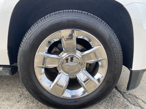 Used 2018 Chevrolet Suburban Premier image 9