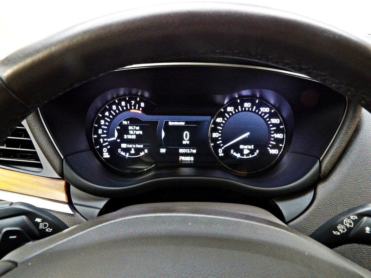 Used 2019 Lincoln MKC Select w/ Select Plus Package AWD/4WD image 16