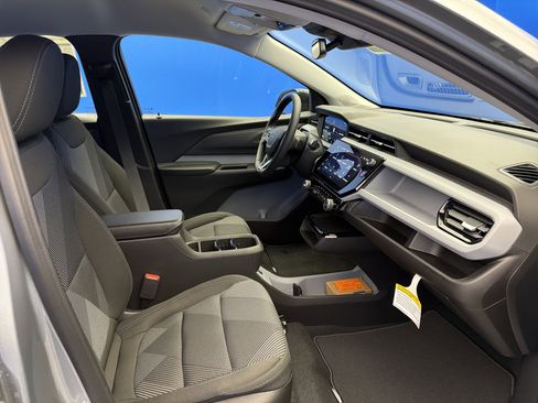 New 2027 Chevrolet Bolt LT w/ Comfort Package FWD image 24