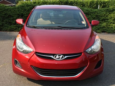 Used 2011 Hyundai Elantra GLS w/ Preferred Equipment Pkg 3 FWD image 9