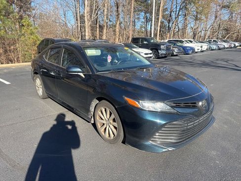 Used 2019 Toyota Camry LE image 1