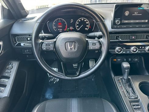 Used 2025 Honda Civic Sport image 16