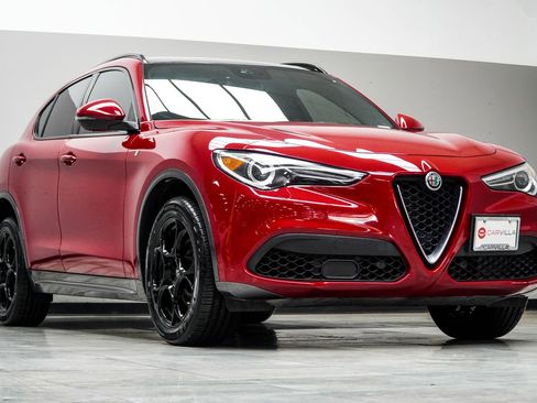Used 2022 Alfa Romeo Stelvio Ti image 4