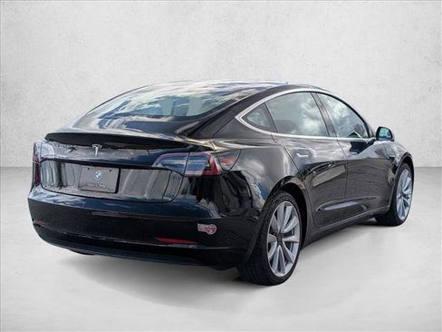 Used 2019 Tesla Model 3 Mid Range image 5