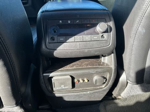 Used 2012 GMC Acadia Denali image 26