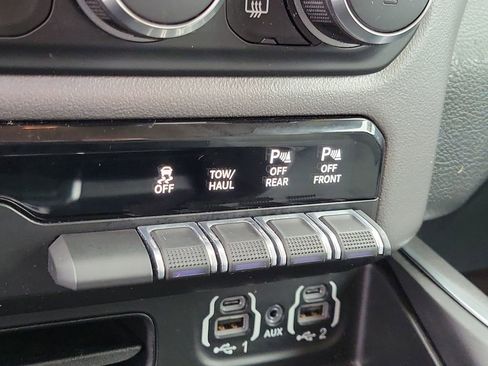 Used 2020 RAM 1500 Big Horn AWD/4WD image 29