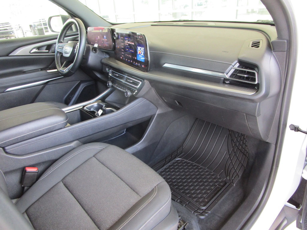 Used 2025 Chevrolet Traverse LT FWD image 27