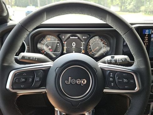New 2026 Jeep Wrangler Unlimited Sahara w/ Whitecap Package AWD/4WD image 20