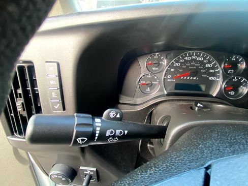 Used 2025 Chevrolet Express 2500 RWD 2500 155 w/ Communications Package image 24