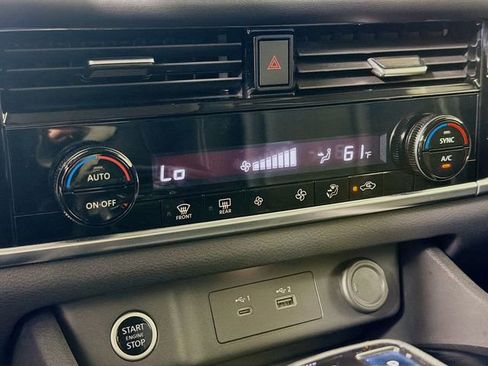 Certified 2021 Nissan Rogue SV AWD/4WD image 17