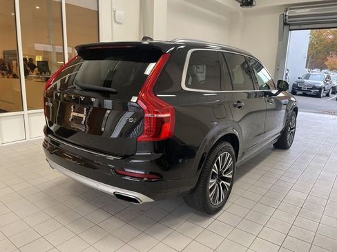 Used 2021 Volvo XC90 T5 Momentum w/ Climate Package image 4