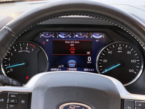 Used 2024 Ford Expedition XLT RWD image 16