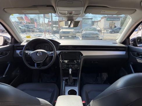 Used 2022 Volkswagen Passat 2.0T SE image 14