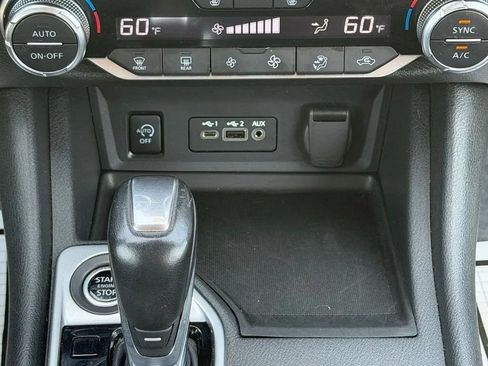 Used 2024 Nissan Sentra SR w/ Lighting Package FWD image 24