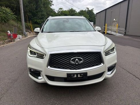Used 2019 INFINITI QX60 Luxe w/ Essential Package FWD image 2