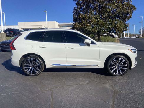 Certified 2023 Volvo XC60 B5 Ultimate w/ Climate Package image 10