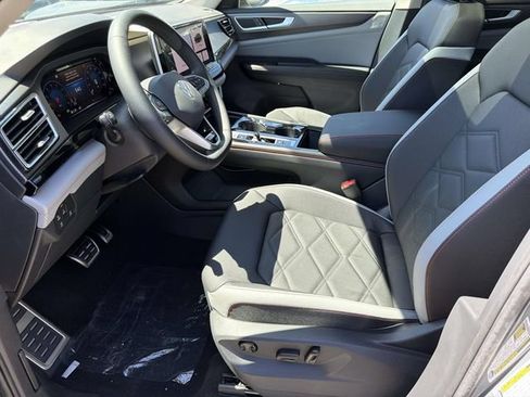 New 2026 Volkswagen Atlas Peak Edition AWD/4WD image 17