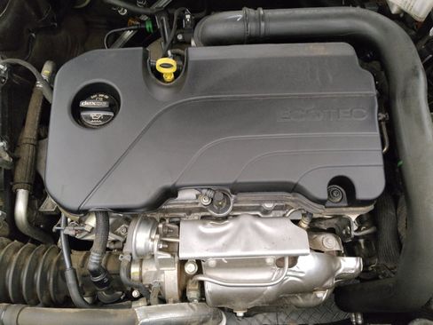 Used 2023 Chevrolet Malibu LT FWD image 30