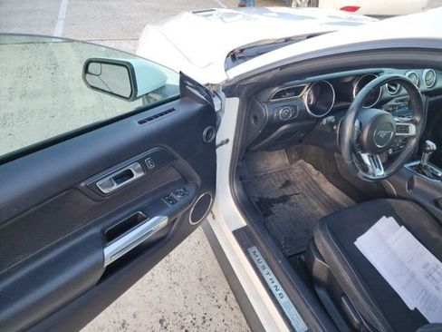 Used 2018 Ford Mustang Coupe image 18