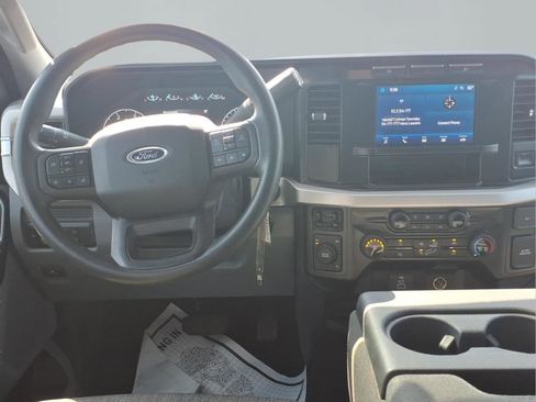 Used 2024 Ford F250 XLT image 4