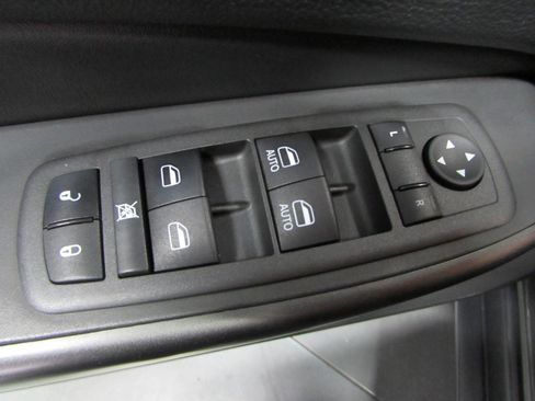 Used 2022 Jeep Cherokee Trailhawk AWD/4WD image 20