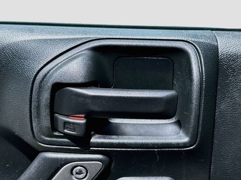 Used 2018 Jeep Wrangler Sport AWD/4WD image 19