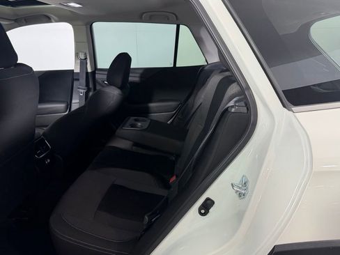 Used 2025 Subaru Outback Premium image 27