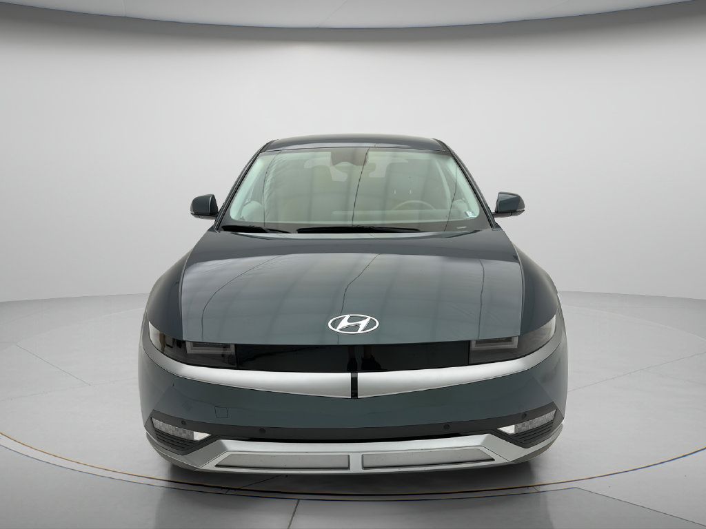 Used 2024 Hyundai Ioniq 5 SEL AWD/4WD image 2