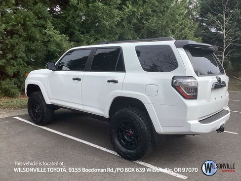 Used 2021 Toyota 4Runner Venture w/ Moonroof Package image 9