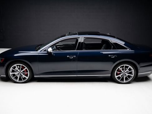 Used 2024 Audi S8 image 16