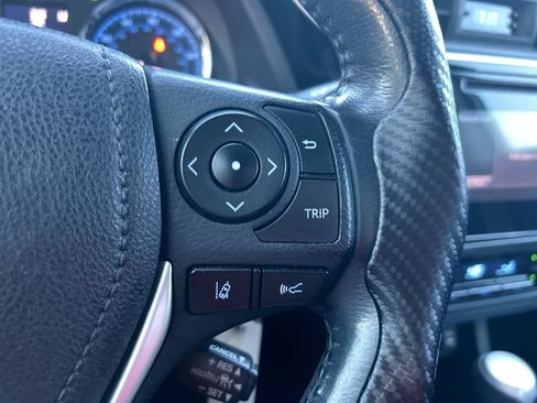 Used 2018 Toyota Corolla SE FWD image 16