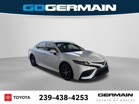 Used 2024 Toyota Camry SE w/ Cold Weather Package FWD image 13