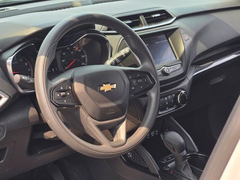 Used 2023 Chevrolet TrailBlazer LT FWD image 19