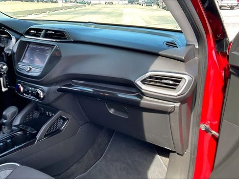Used 2021 Chevrolet TrailBlazer LS image 17