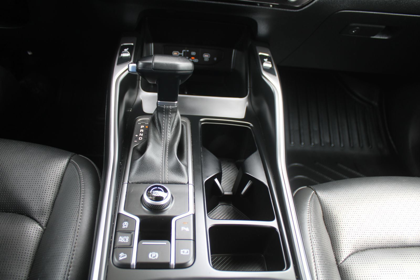 Certified 2025 Kia Sorento S FWD image 33