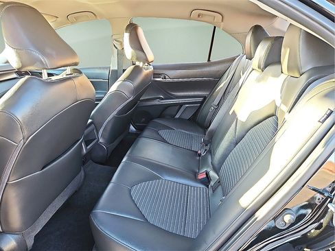 Used 2023 Toyota Camry SE image 12