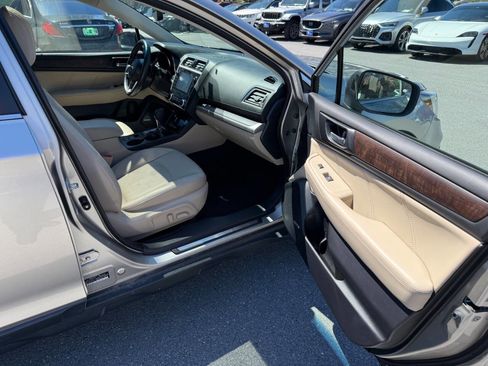 Used 2019 Subaru Outback 2.5i Limited AWD/4WD image 12