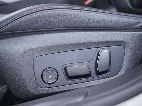Used 2026 BMW 330i Sedan w/ M Sport Package RWD image 8