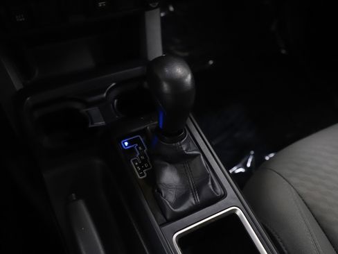 Used 2020 Toyota Tacoma SR w/ SR Convenience Package image 20