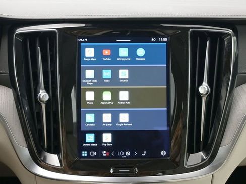 Used 2023 Volvo S60 B5 Ultimate w/ Climate Package image 19