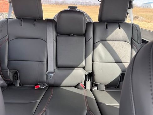 New 2026 Jeep Wrangler Unlimited Rubicon w/ Xtreme 35 Tire Package image 19