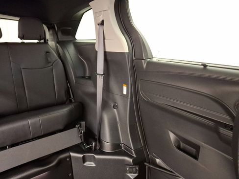 Used 2025 Toyota Sienna XSE image 14