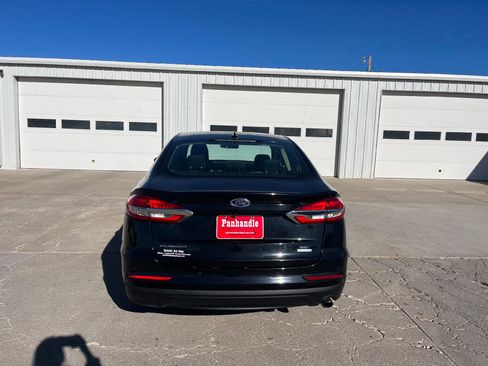 Used 2020 Ford Fusion SE image 4